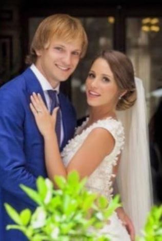 Raquel Mauri with her husband Ivan Rakitic on their wedding.
